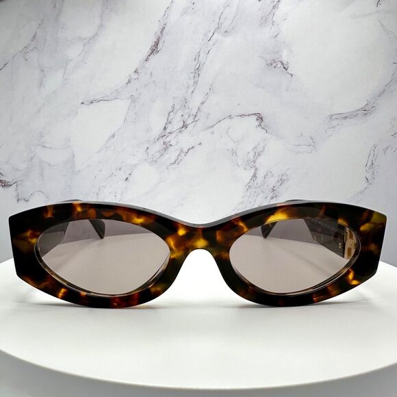 New MIU MIU Sunglasses - Picture 3 of 16